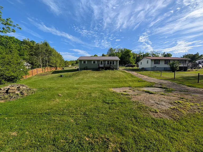 879 Poor Farm Rd — Photo 2