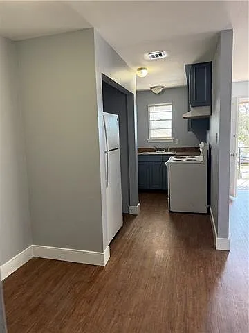 2 bed, 1.0 bath, 800 sqft, $1,195 — Photo 2