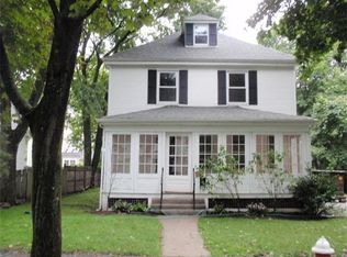 10 Damien Rd #10, Wellesley Hills, MA 02481