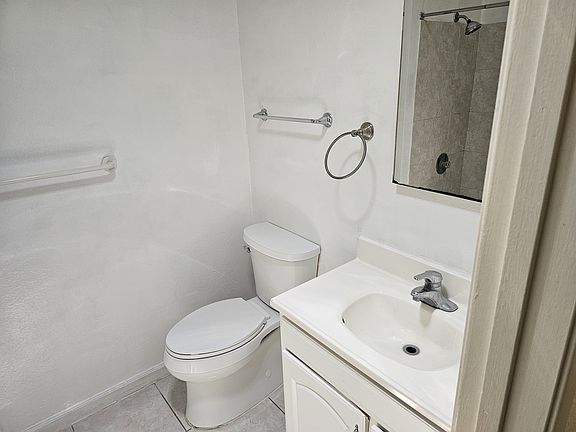 3rd image of 7927 Camino Glorita