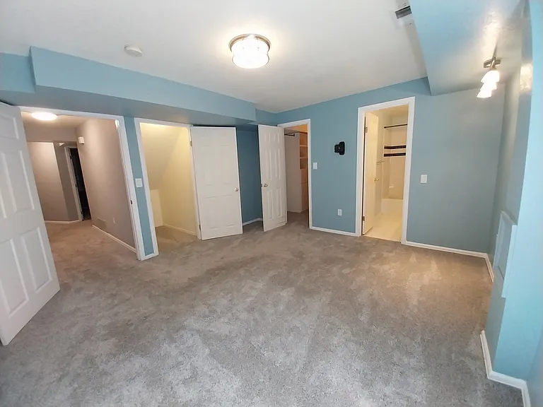 9786 Buckingham Ct — Photo 40