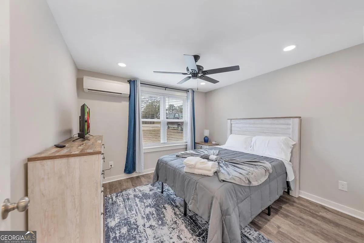 2 bed, 1.0 bath, 700 sqft, $2,600 — Photo 3