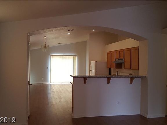 4th image of 2841 Woodland Park Ave