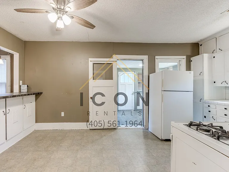 4802 N College Ave — Photo 6