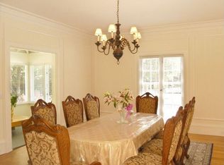 404 Roehampton Rd, Hillsborough, CA 94010