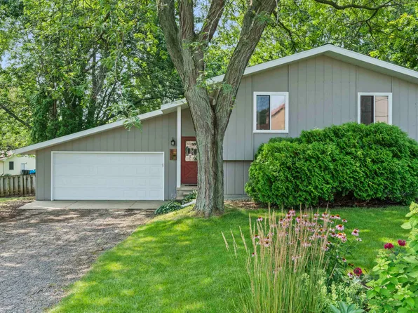 805 Hyland Dr, Stoughton, WI 53589