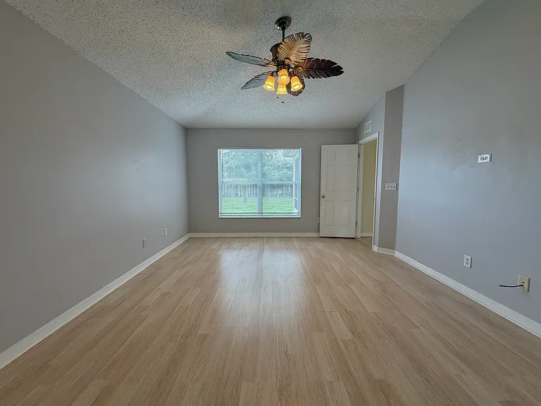 32 Forest Grove Dr — Photo 20