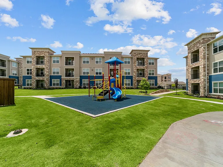 Cross Timbers Apartments — Photo 7
