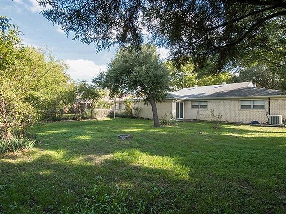 5th image of 2713 Dogwood Park Dr