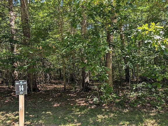 4th image of 140 Sunset Bluff Way