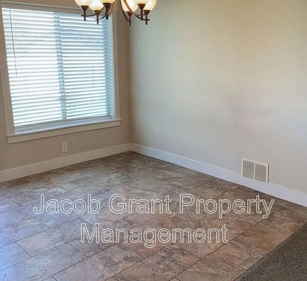 3908 Brighton Cir — Photo 3