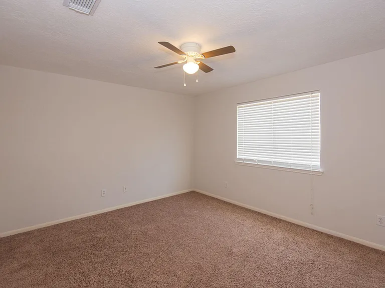2207 Ames St — Photo 22