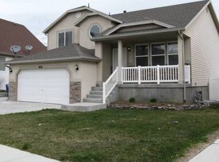 8674 W Lamplight Ln, Magna, UT 84044