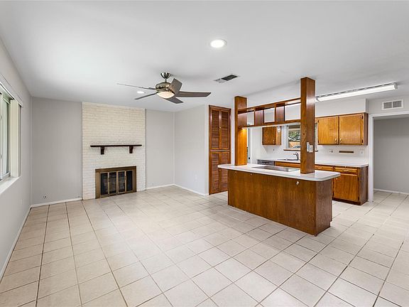 4th image of 1502 Redway Ln