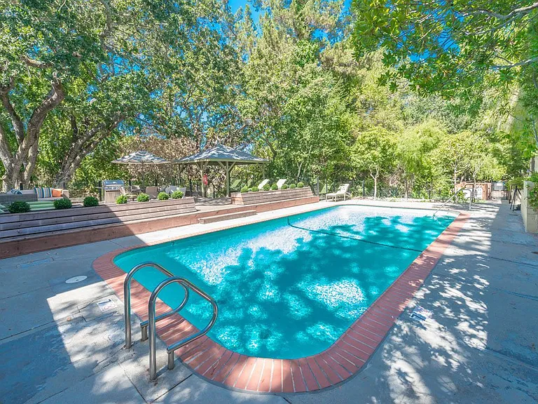 Lafayette Oaks — Photo 9