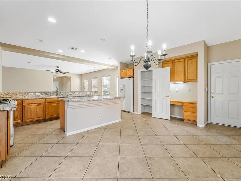 2155 Spurs Ct — Photo 9