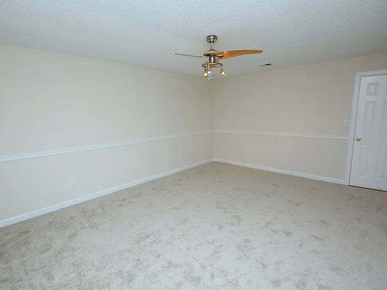 1217 Reardon Cir — Photo 44