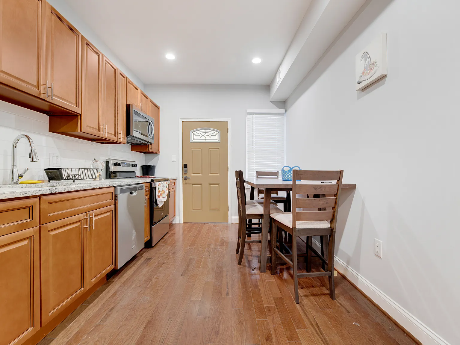 Furnished Apartment — Photo 3