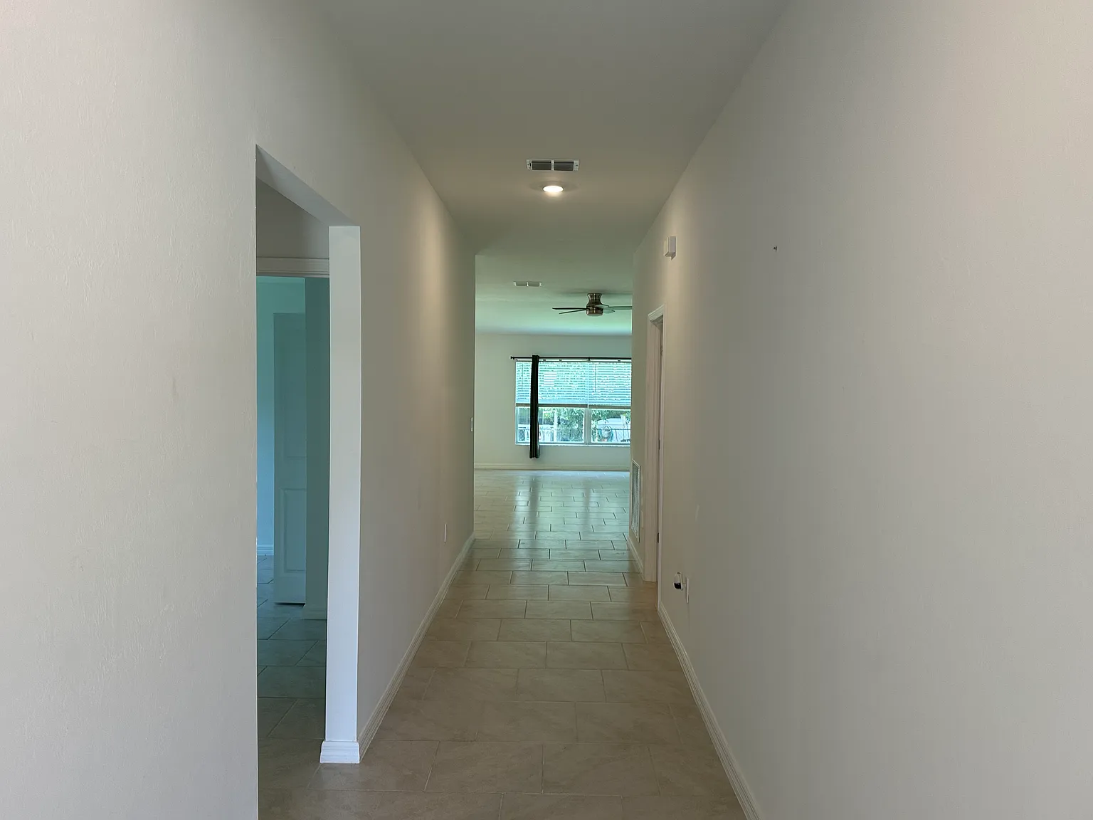 4 bed, 1936 sqft, $1,900 — Photo 3