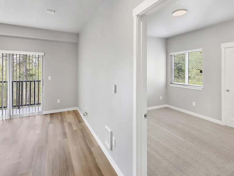 Kingsway Apartments — Photo 52