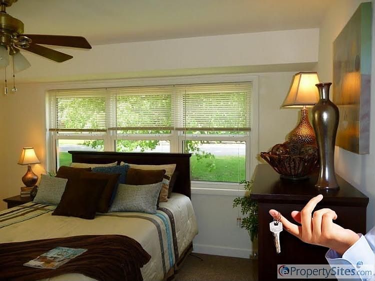 1st image of 8600 Del Vista Dr