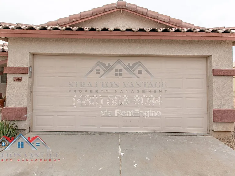5706 N 74th Dr — Photo 4