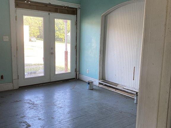 4th image of 701 S 6th St