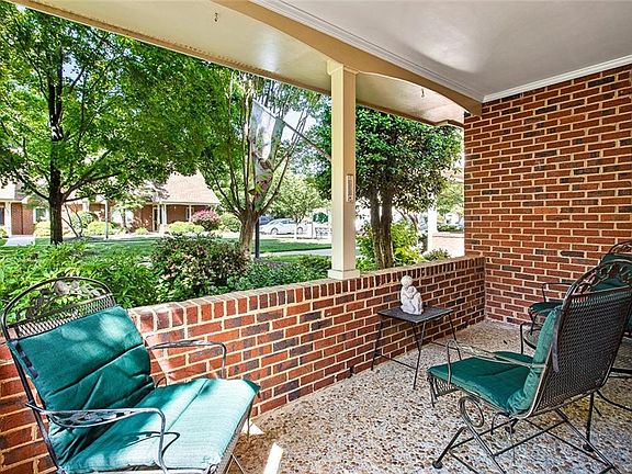 4th image of 3132 Lake Village Dr #40