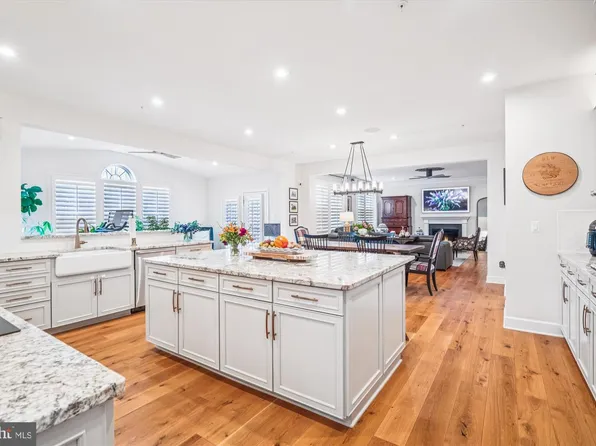3808 Gentle Breeze Dr, Upper Marlboro, MD 20772
