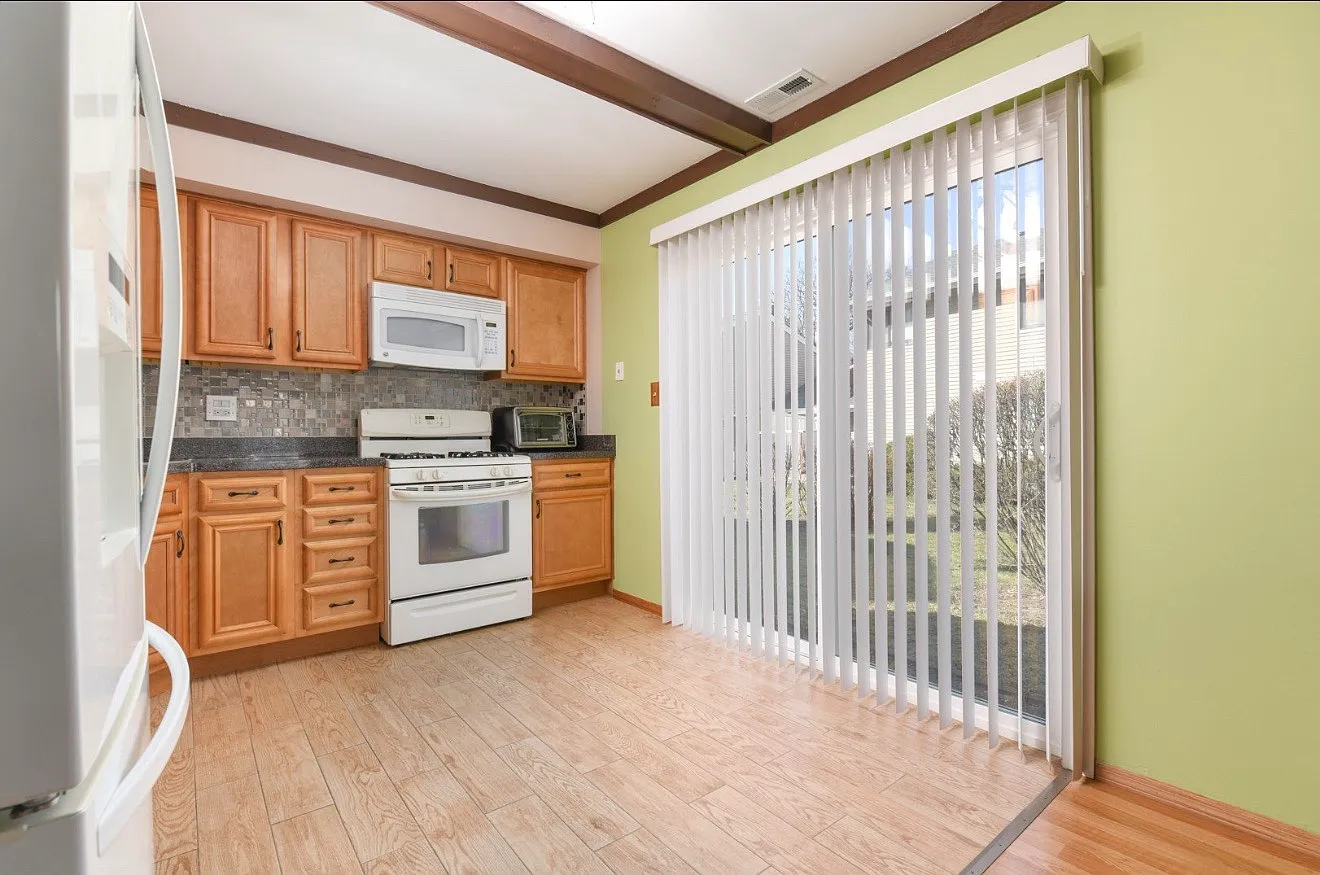 3 bed, 1600 sqft, $2,650 — Photo 4