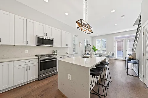 1839 D St NE #1 Photo 1