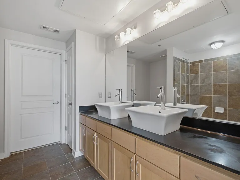3000 Vanderbilt Pl #445 — Photo 22