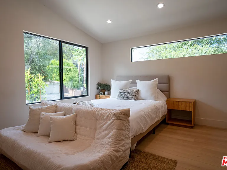 20466 Miranda St — Photo 35