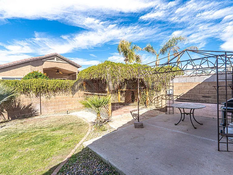 8646 E Nido Ave — Photo 19