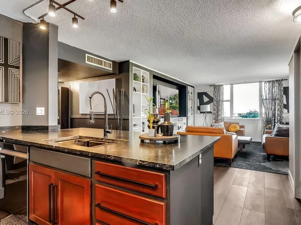 3800 Hillcrest Dr APT 401, Hollywood, FL 33021