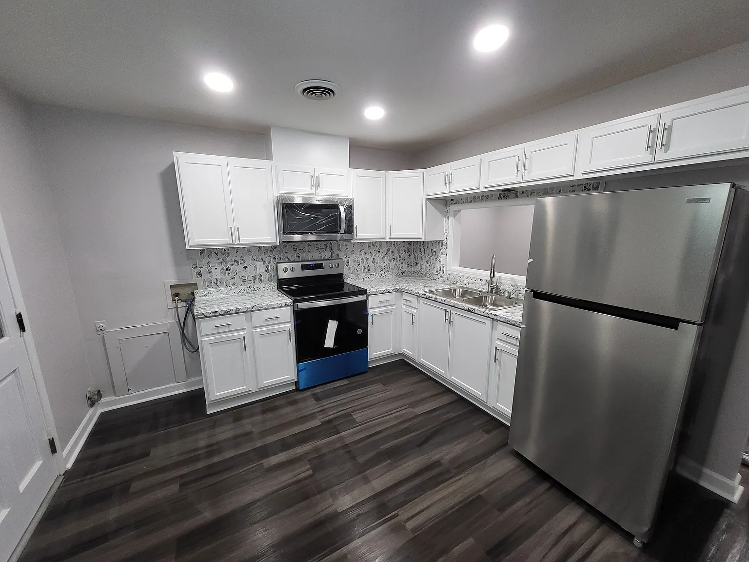 2 bed, 800 sqft, $1,500 — Photo 3