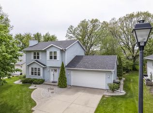 1010 Huntington Dr, Sun Prairie, WI 53590