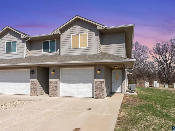 314 Macey Ave, Harrisburg, SD 57032