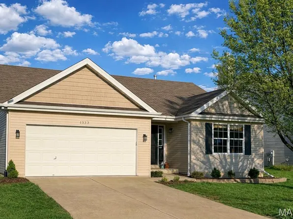 1333 Briarchase Dr, Lake Saint Louis, MO 63367