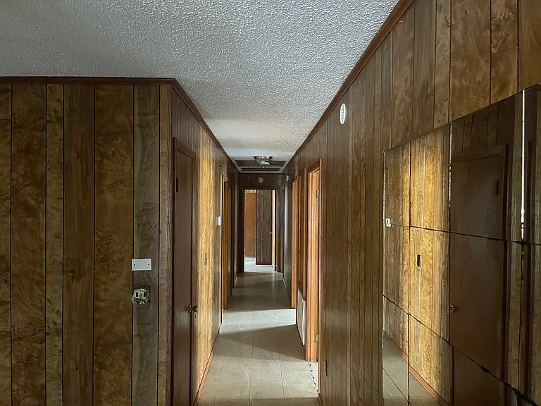 2924 N Highway 15 — Photo 12