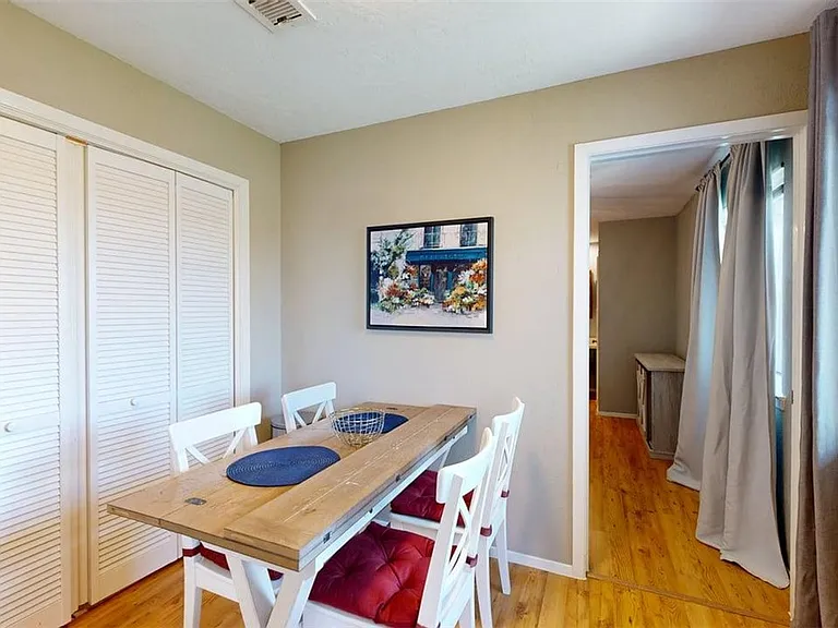 1901 Holleman Dr W #412 — Photo 7