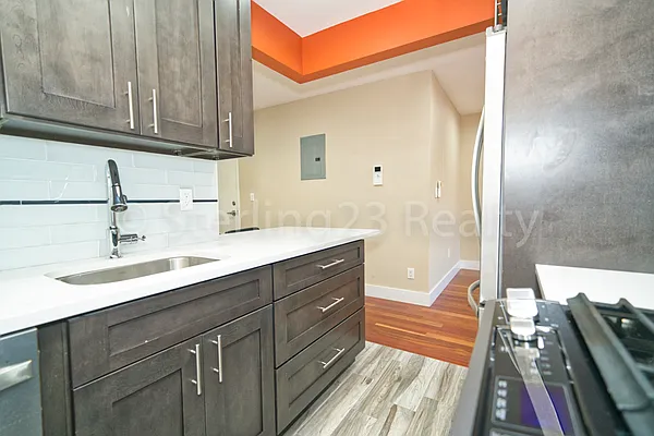 Rented by Sterling Realty Solution Inc | media 10