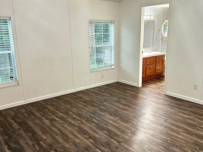 10549 Lone Star Rd — Photo 11