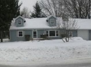 2144 Town Hall Rd, Green Bay, WI 54311