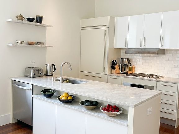 2nd image of 50 Bayard St APT 1H