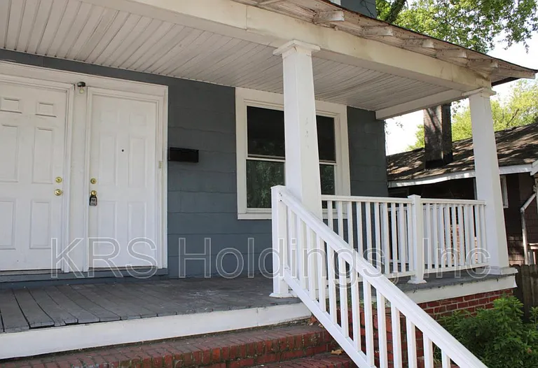 1821 Lasalle Ave — Photo 1