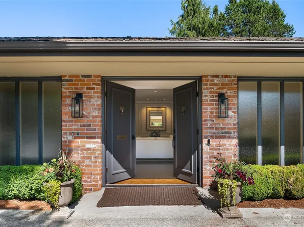 1612 Shenandoah Drive E, Seattle, WA 98112