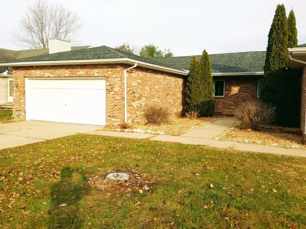 625 Oakbrook Ave, Chatham, IL 62629