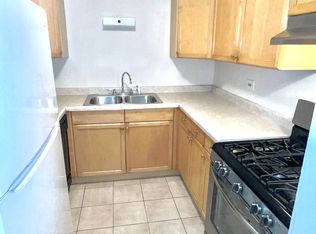 8112 Waterbury Ct APT 506, Woodridge, IL 60517