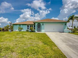 1033 NE 2nd St, Cape Coral, FL 33909